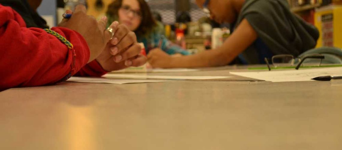 20210621Students-Studying-at-Table-for-Web